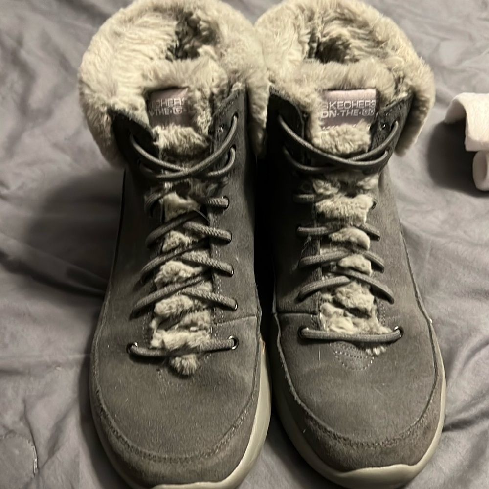 Skechers grey boots
